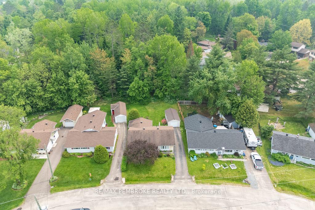 Photo 7 of 92 Glendale Avenue, Deep River — HOMEH