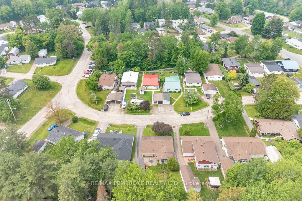 Photo 9 of 92 Glendale Avenue, Deep River — HOMEH