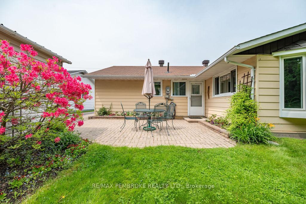 Photo 14 of 92 Glendale Avenue, Deep River — HOMEH