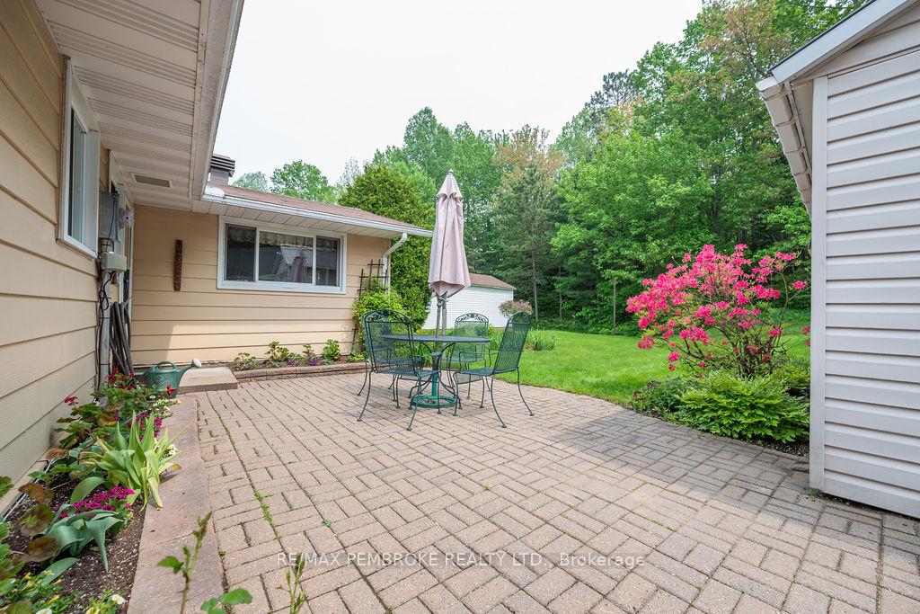 Photo 16 of 92 Glendale Avenue, Deep River — HOMEH