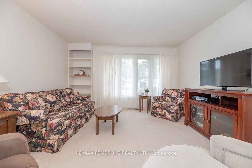 Photo 24 of 92 Glendale Avenue, Deep River — HOMEH