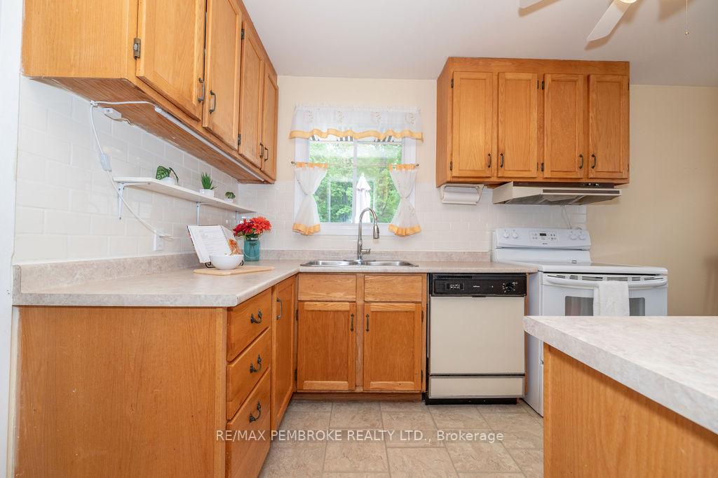 Photo 32 of 92 Glendale Avenue, Deep River — HOMEH