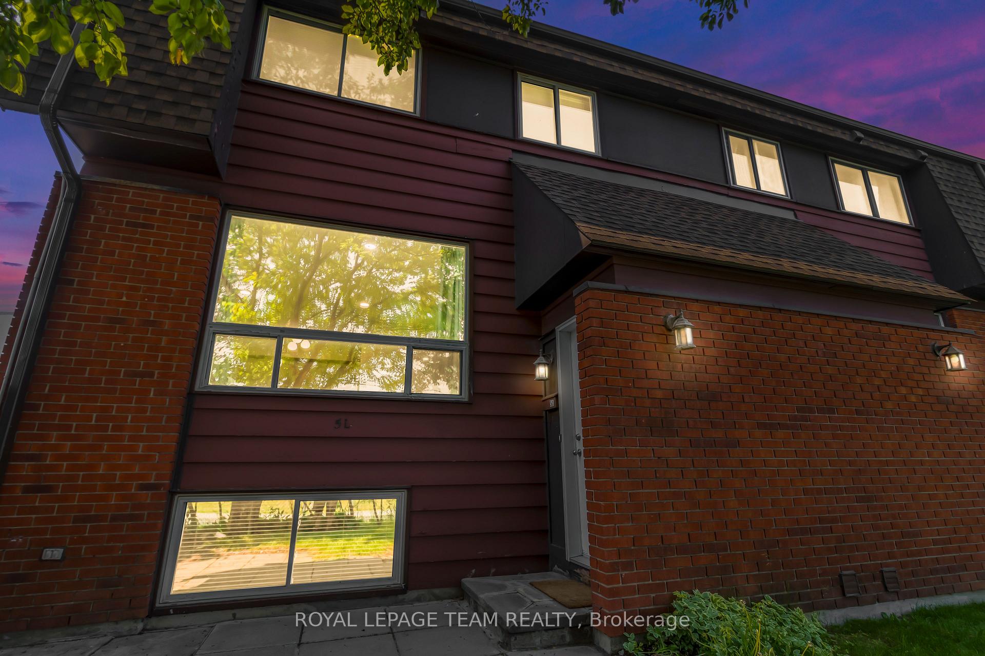 Photo 3 of Unit L, 5 Banner Road, Ottawa, Sheahan Estates/Trend Village — HOMEH