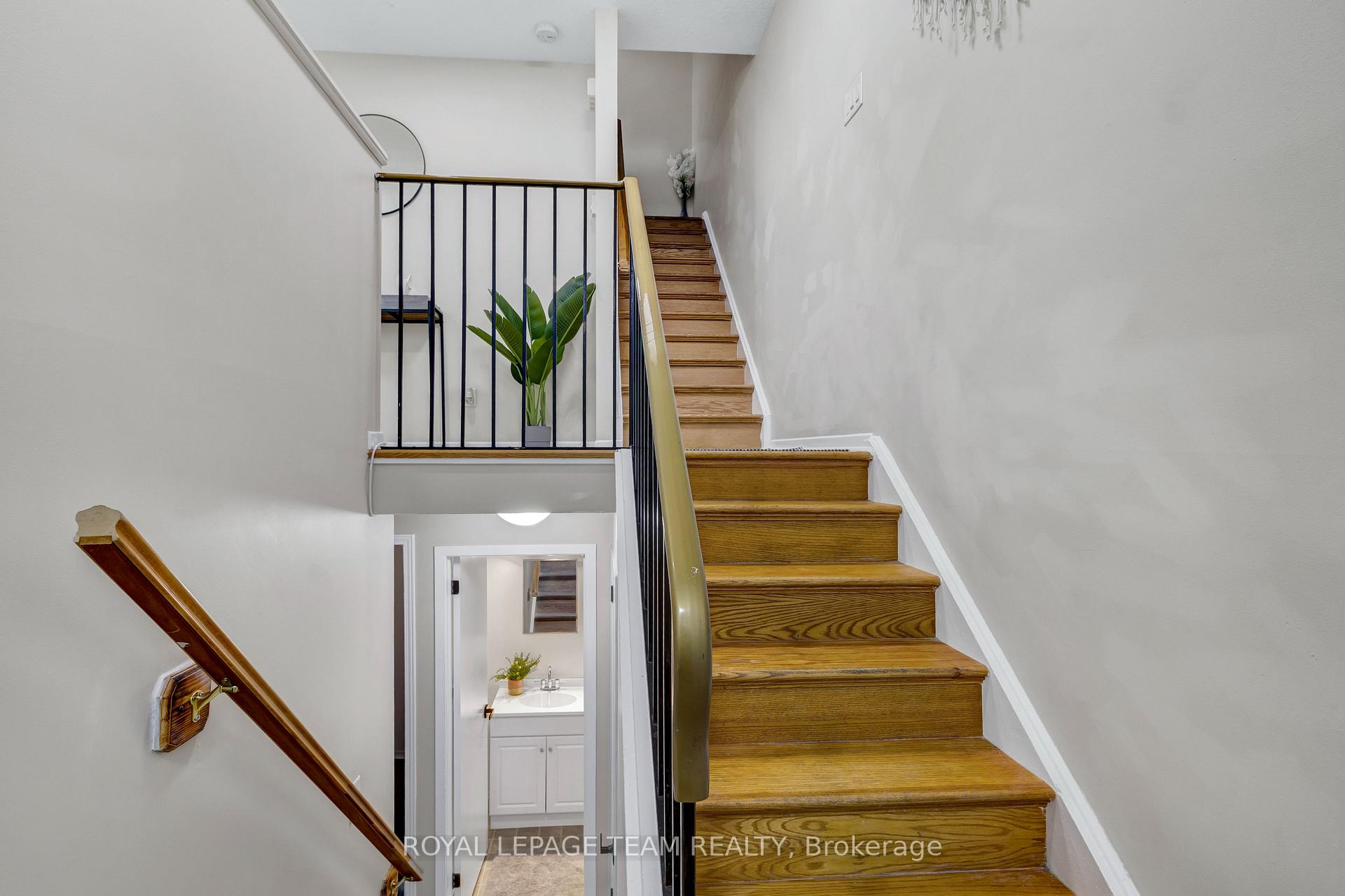 Photo 4 of Unit L, 5 Banner Road, Ottawa, Sheahan Estates/Trend Village — HOMEH