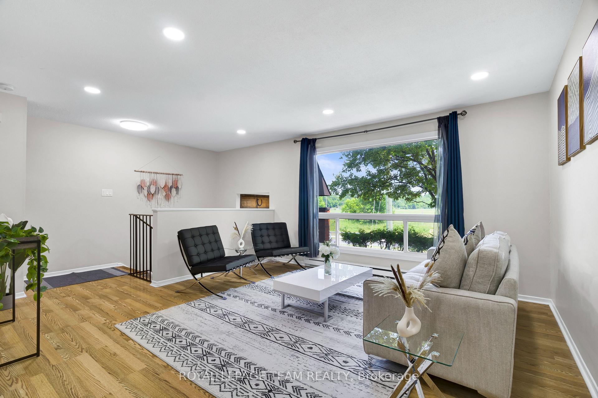Photo 9 of Unit L, 5 Banner Road, Ottawa, Sheahan Estates/Trend Village — HOMEH