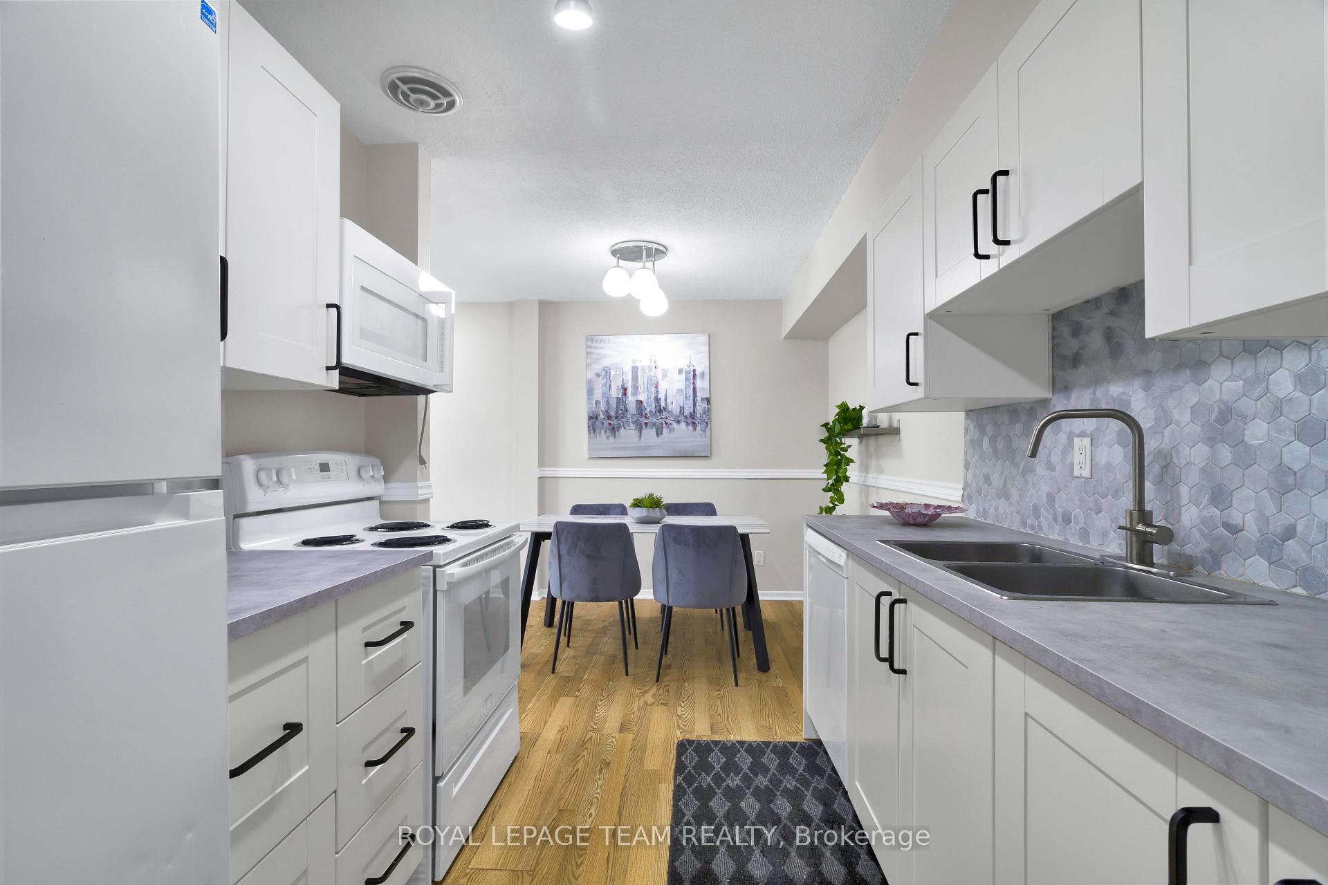 Photo 13 of Unit L, 5 Banner Road, Ottawa, Sheahan Estates/Trend Village — HOMEH