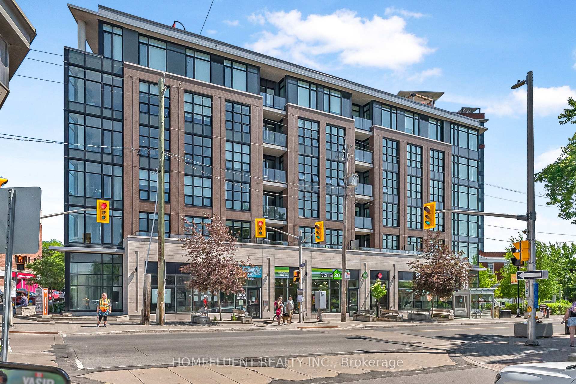 Front of Unit 305, 10 Rosemount Avenue