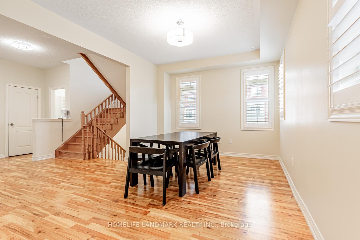 Photo 12 of 29 Spiv Grove Way, Markham, Greensborough — HOMEH