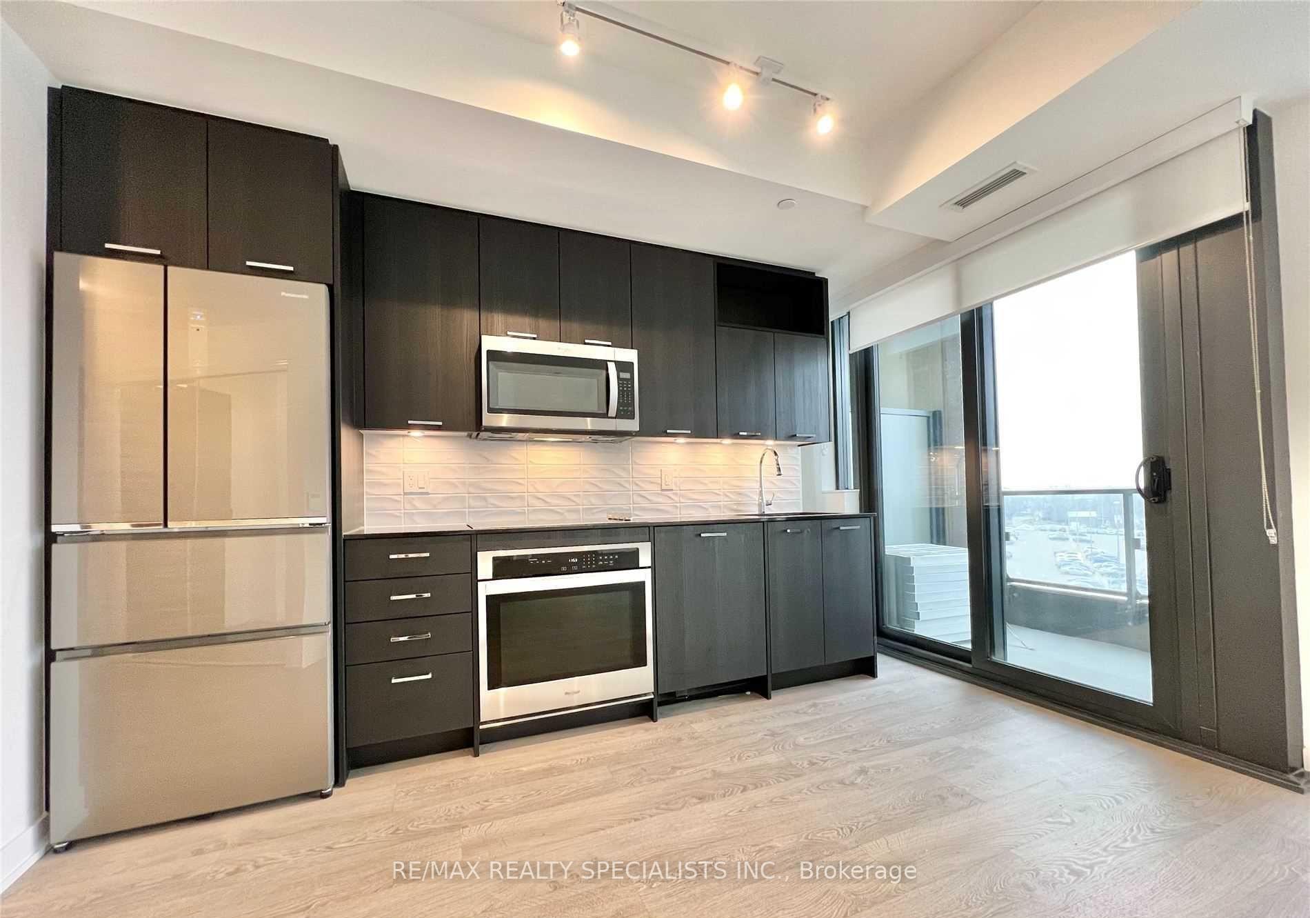 Photo 3 of Unit 301, 120 Eagle Rock Way, Vaughan, Rural Vaughan — HOMEH