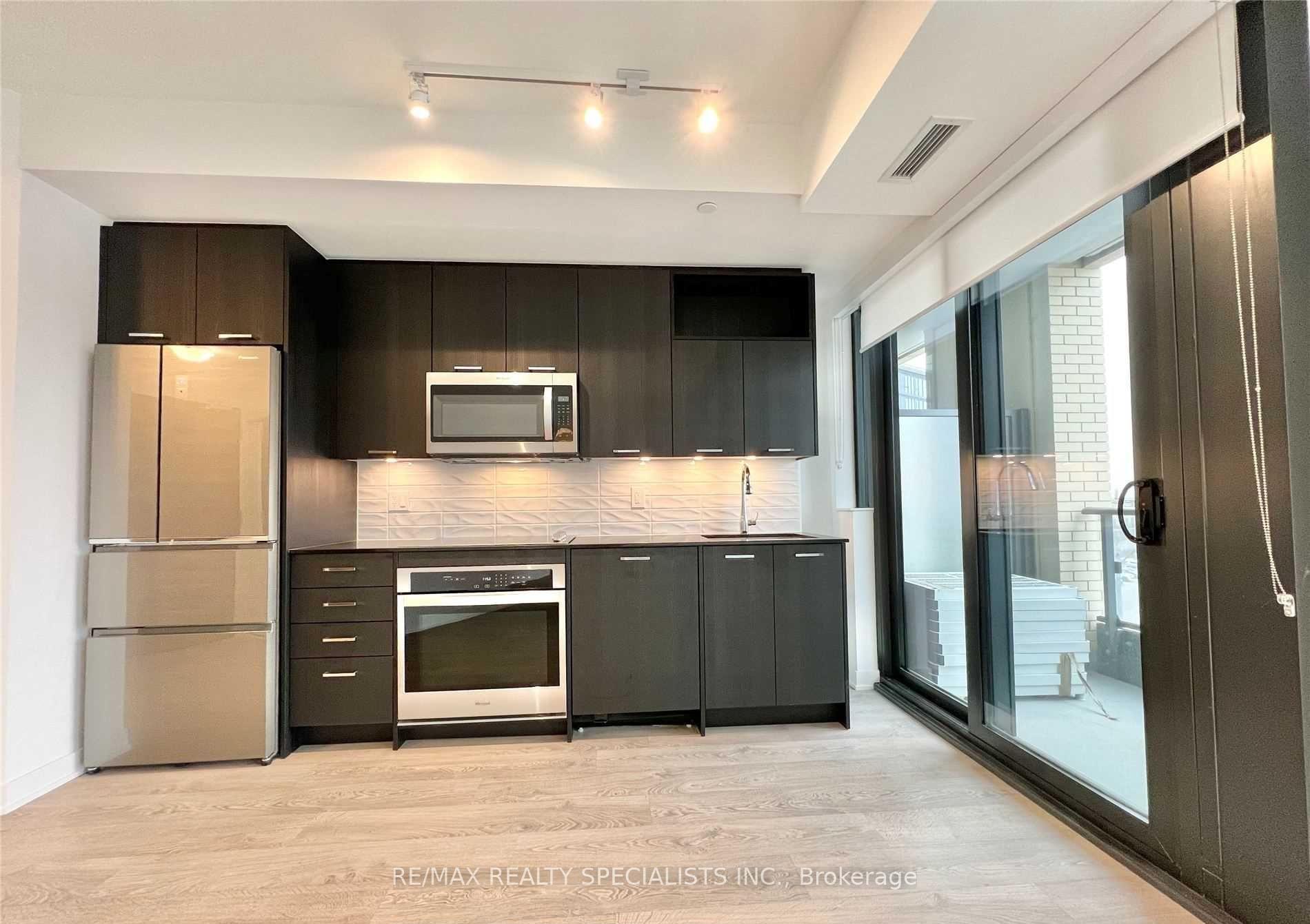 Photo 4 of Unit 301, 120 Eagle Rock Way, Vaughan, Rural Vaughan — HOMEH