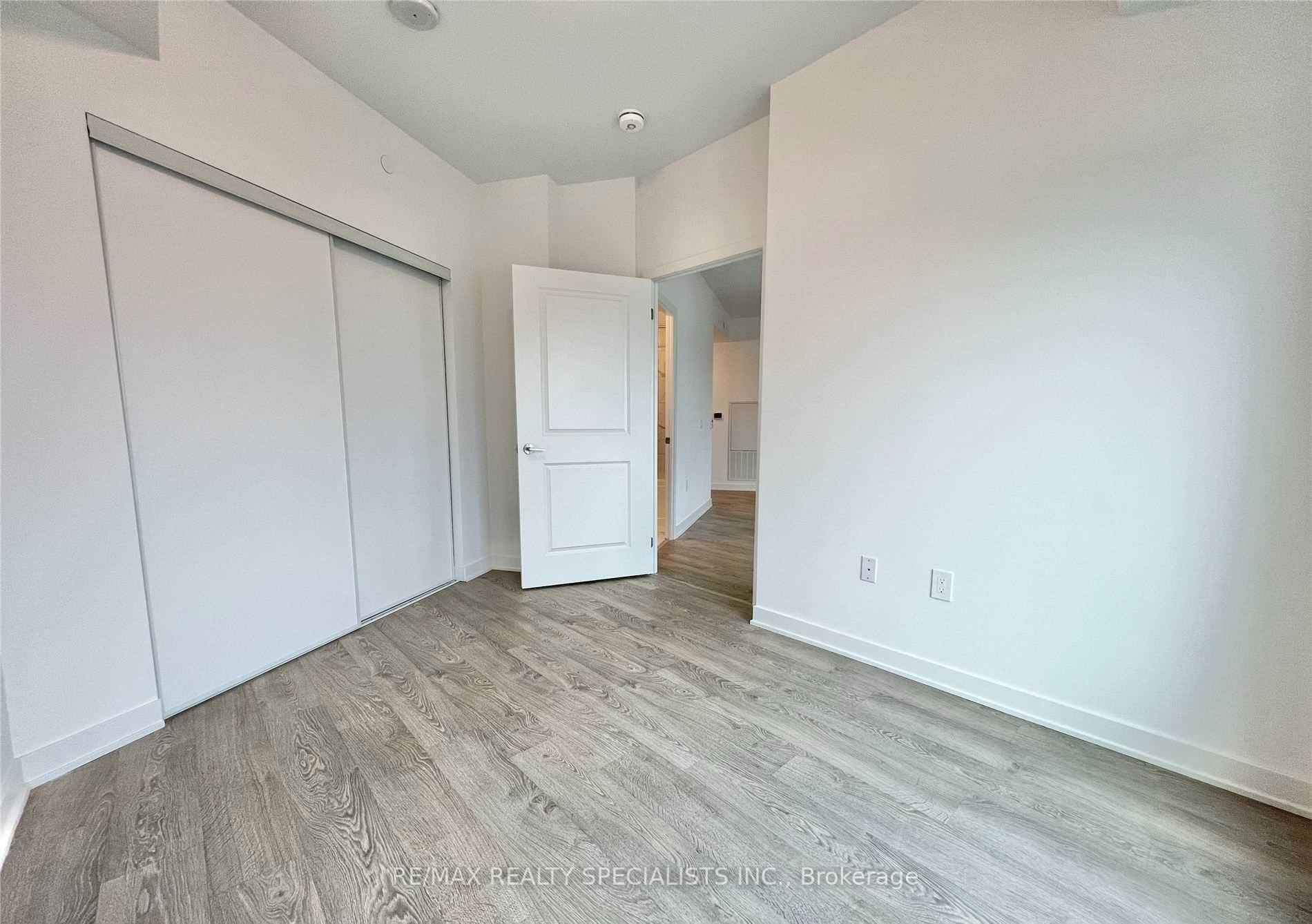 Photo 7 of Unit 301, 120 Eagle Rock Way, Vaughan, Rural Vaughan — HOMEH