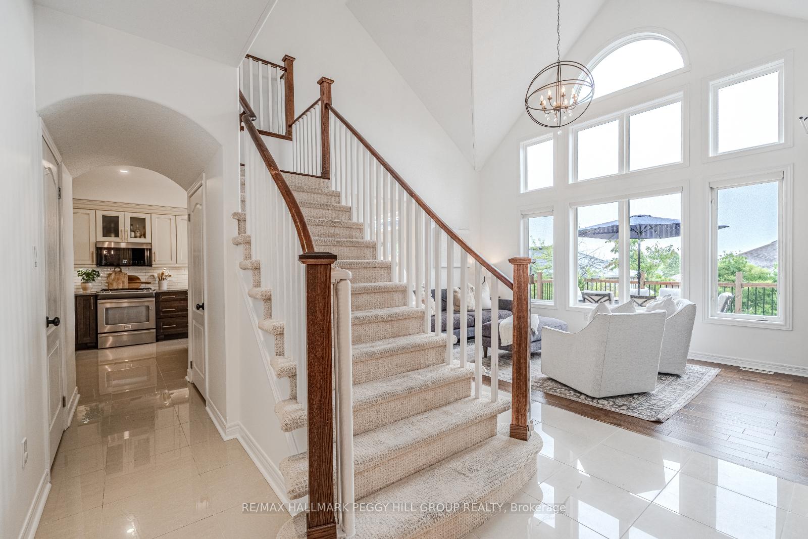 Photo 6 of 109 Birkhall Place, Barrie, Innis-Shore — HOMEH