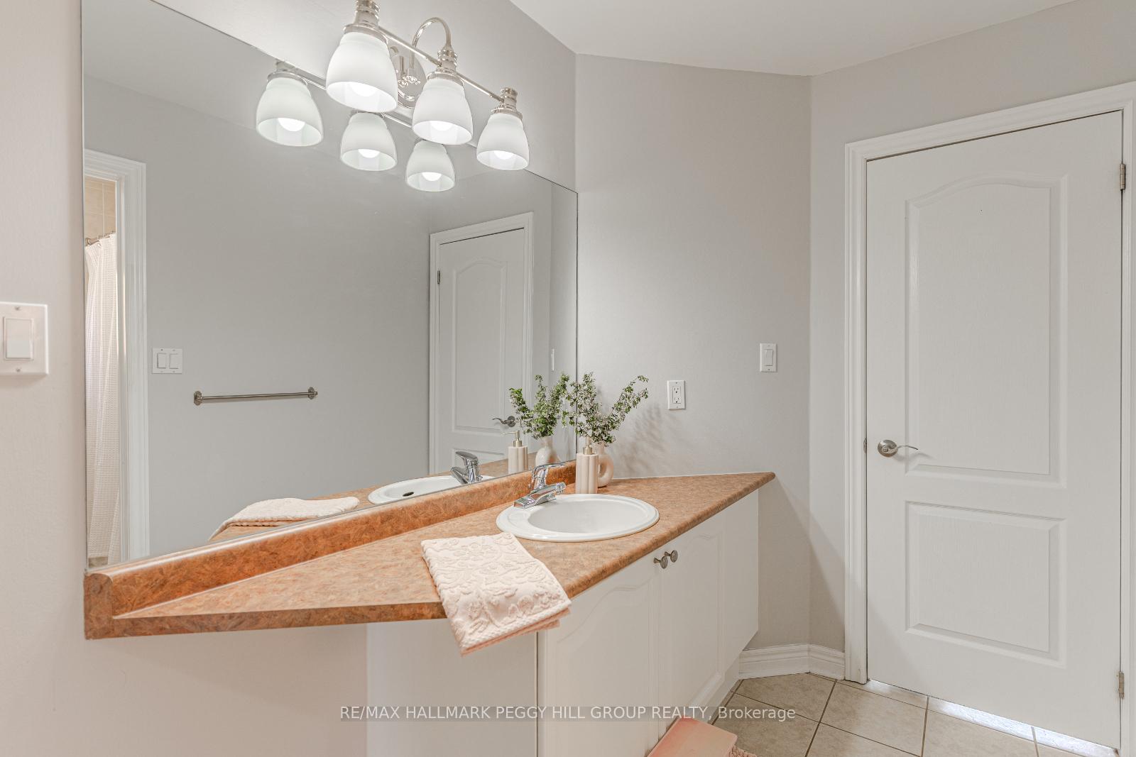 Photo 22 of 109 Birkhall Place, Barrie, Innis-Shore — HOMEH