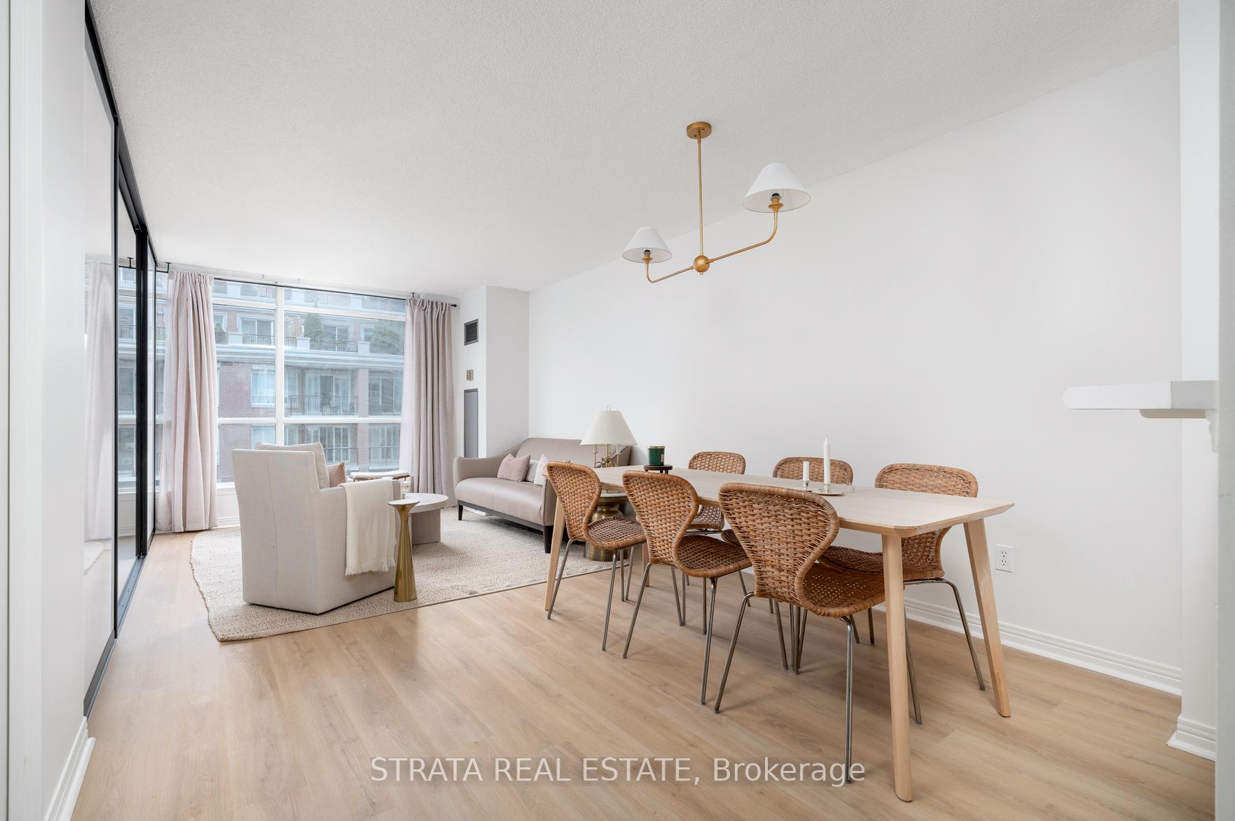 Front of Unit 616, 942 Yonge Street