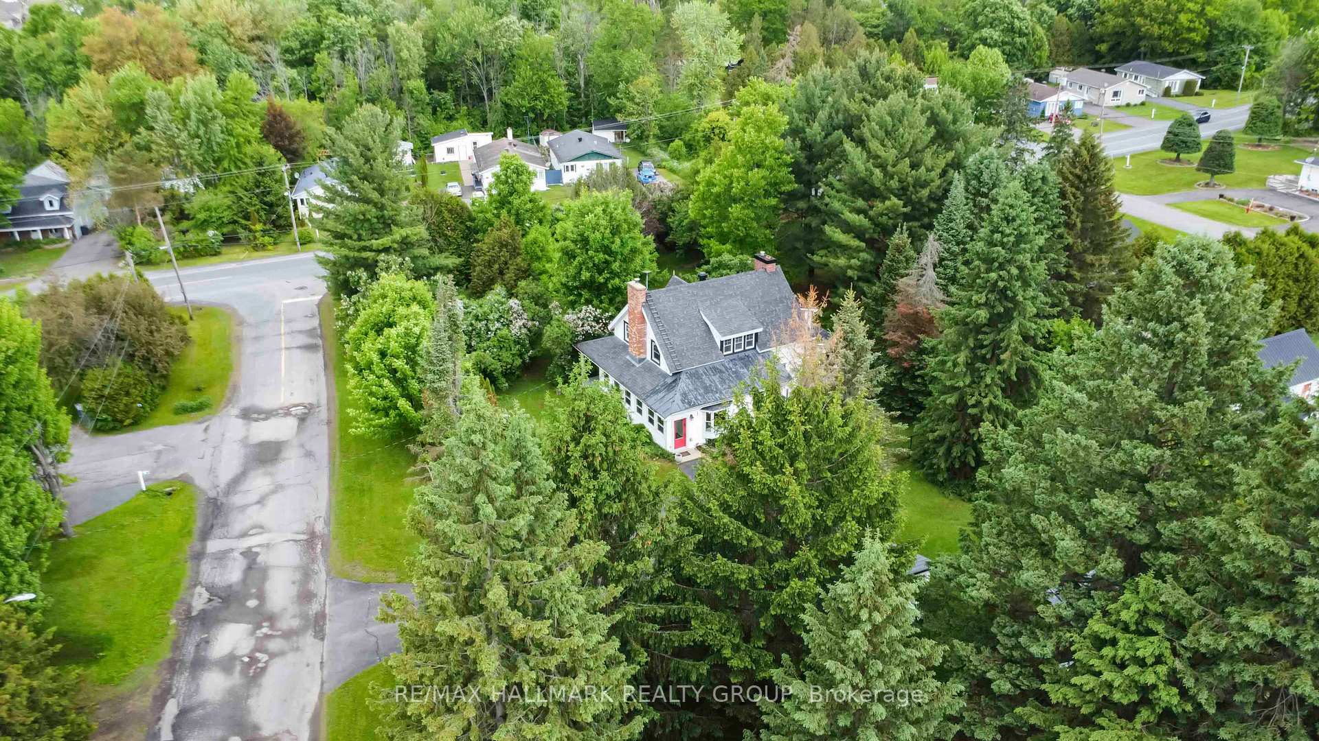 Photo 33 of 689 Front Road W, Champlain, L'Orignal — HOMEH