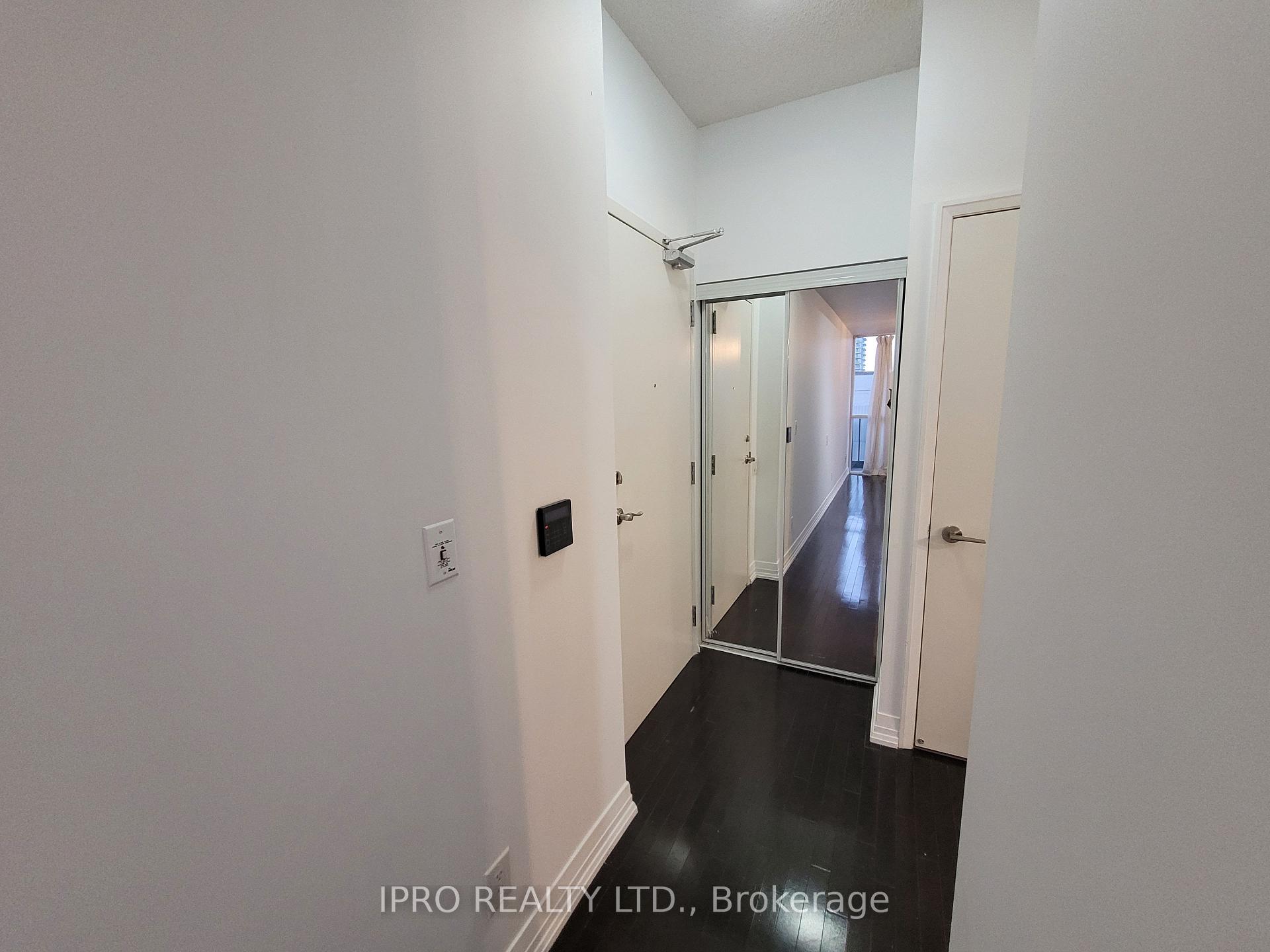 Photo 4 of Unit 2101, 25 Carlton Street, Toronto, Church-Yonge Corridor — HOMEH