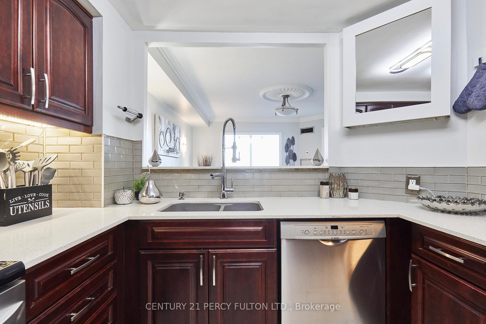 Photo 9 of Unit 702, 711 Rossland Road E, Whitby, Pringle Creek — HOMEH