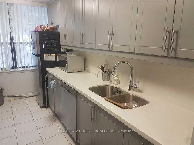 Photo 6 of Unit 106, 21 Knightsbridge Road, Brampton, Queen Street Corridor — HOMEH
