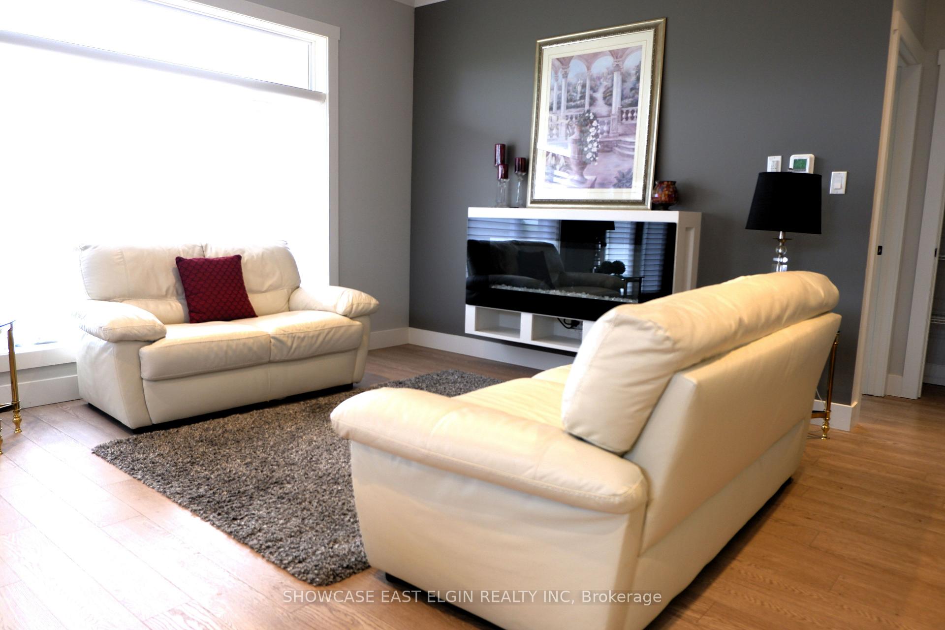 Photo 4 of Unit 18, 132 Robin Ridge Drive, Central Elgin, Belmont — HOMEH