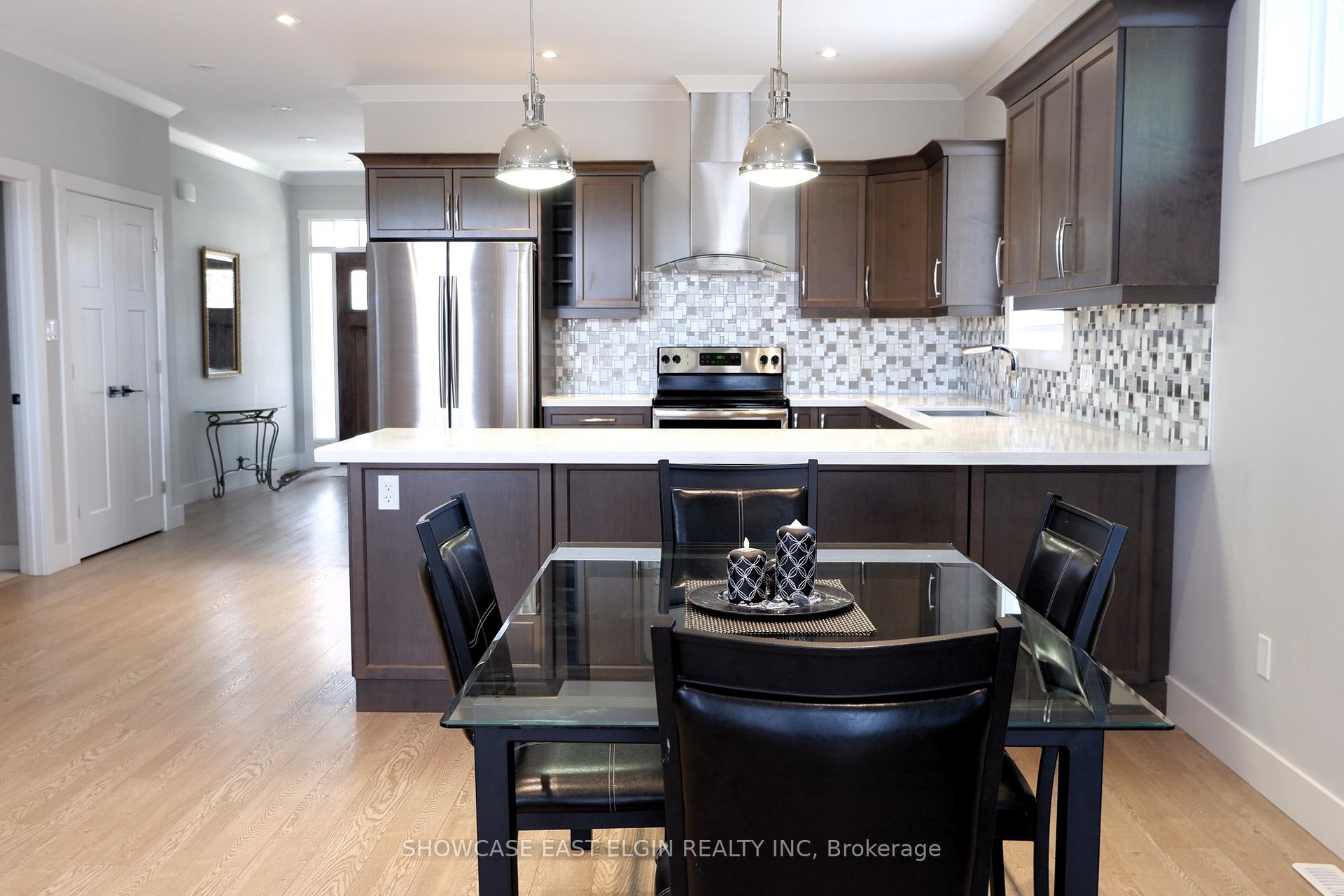 Photo 6 of Unit 18, 132 Robin Ridge Drive, Central Elgin, Belmont — HOMEH