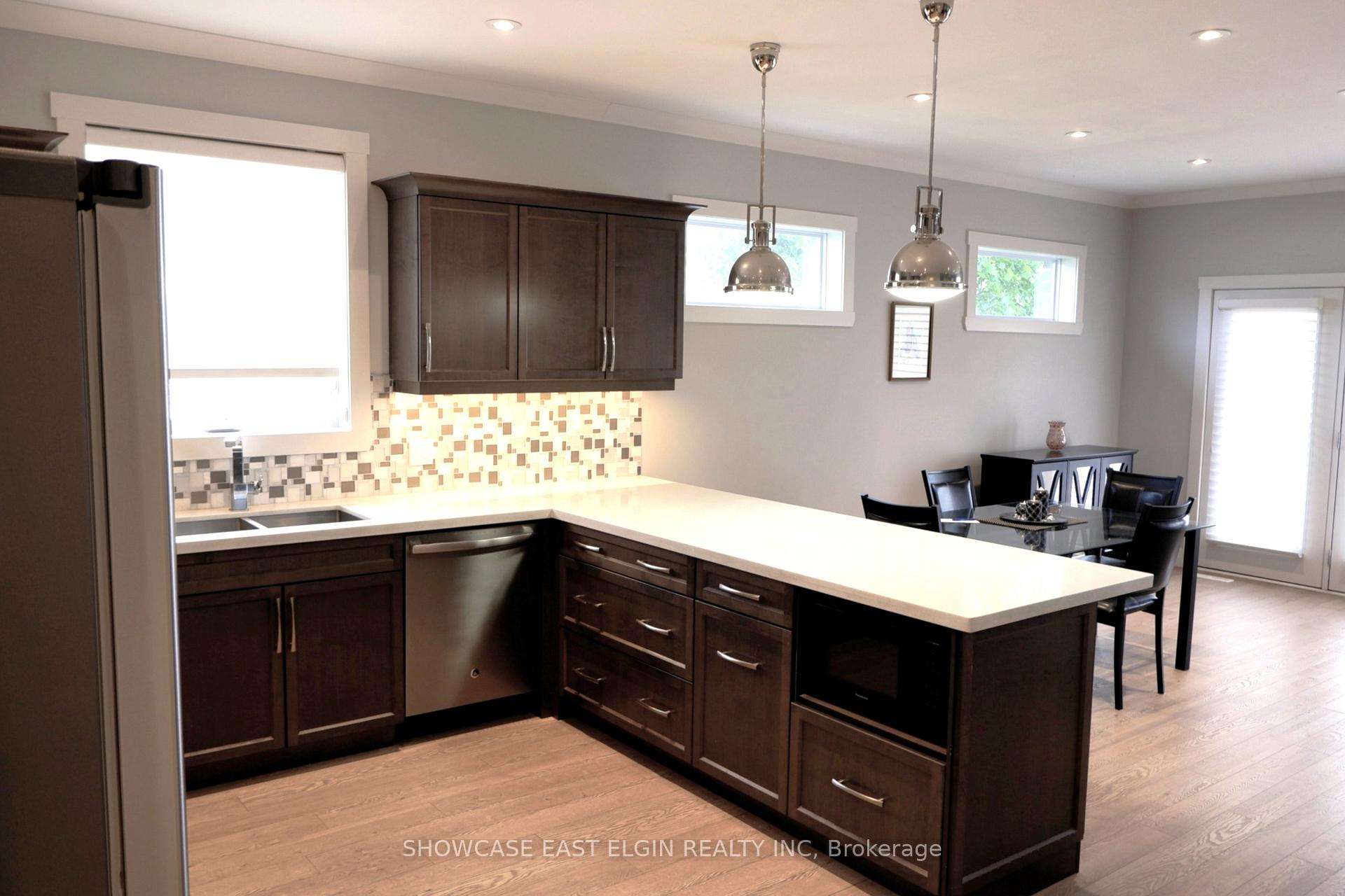 Photo 8 of Unit 18, 132 Robin Ridge Drive, Central Elgin, Belmont — HOMEH