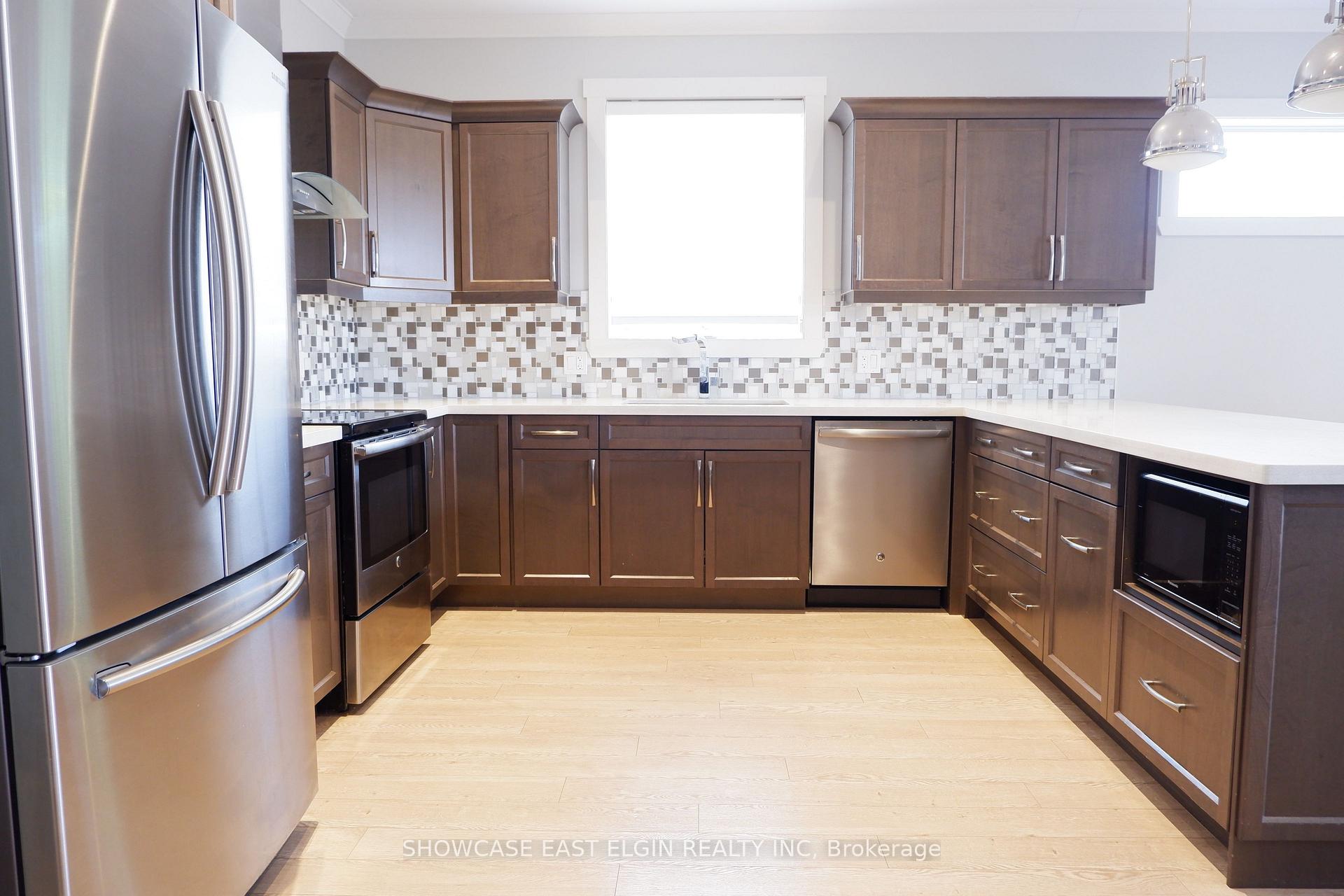 Photo 9 of Unit 18, 132 Robin Ridge Drive, Central Elgin, Belmont — HOMEH