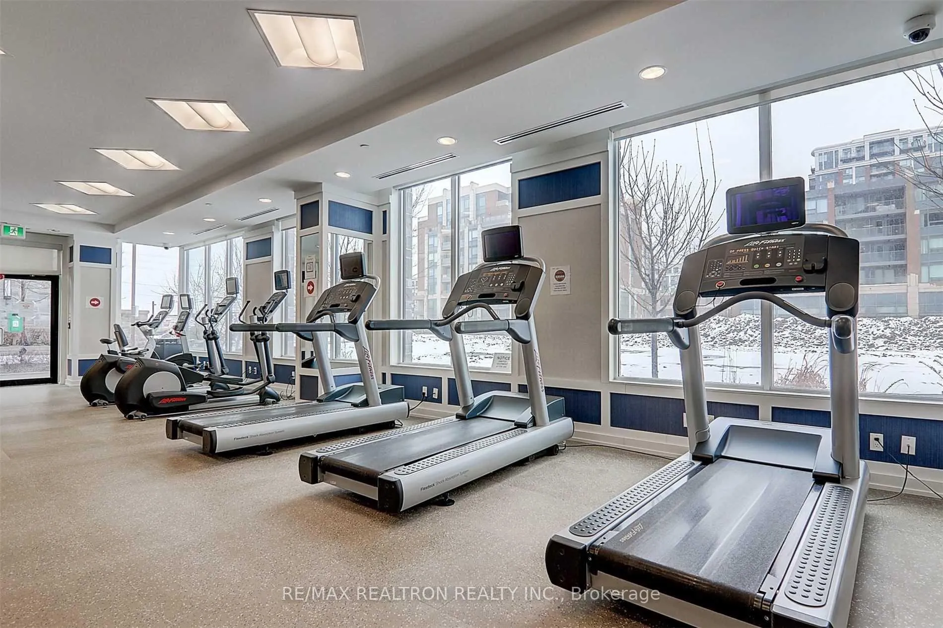 Photo 13 of Unit 903, 15 Water Walk Drive, Markham, Unionville — HOMEH