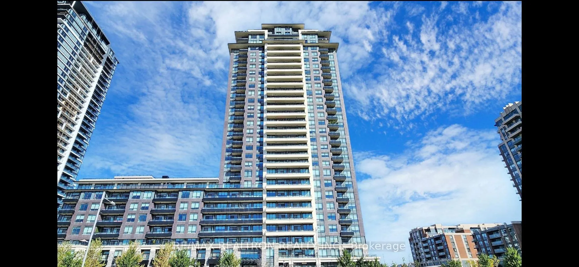 Photo 18 of Unit 903, 15 Water Walk Drive, Markham, Unionville — HOMEH