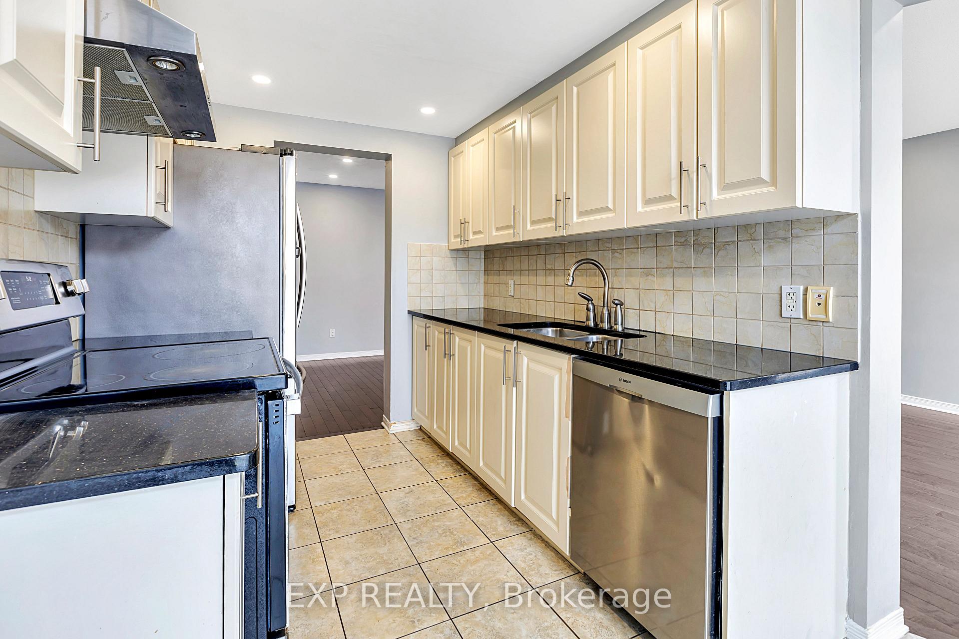 Photo 10 of 361 Bakewell Crescent, Ottawa, Barrhaven - Strandherd — HOMEH