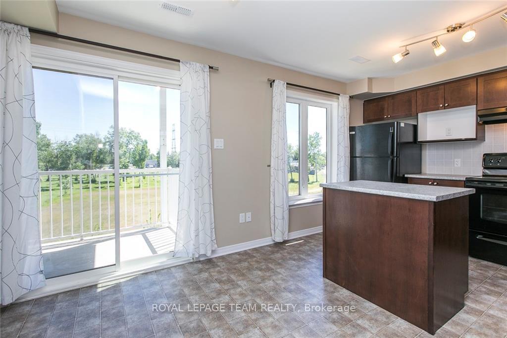 Photo 3 of 603 Reardon Private, Ottawa, Heron Gate/Industrial Park — HOMEH