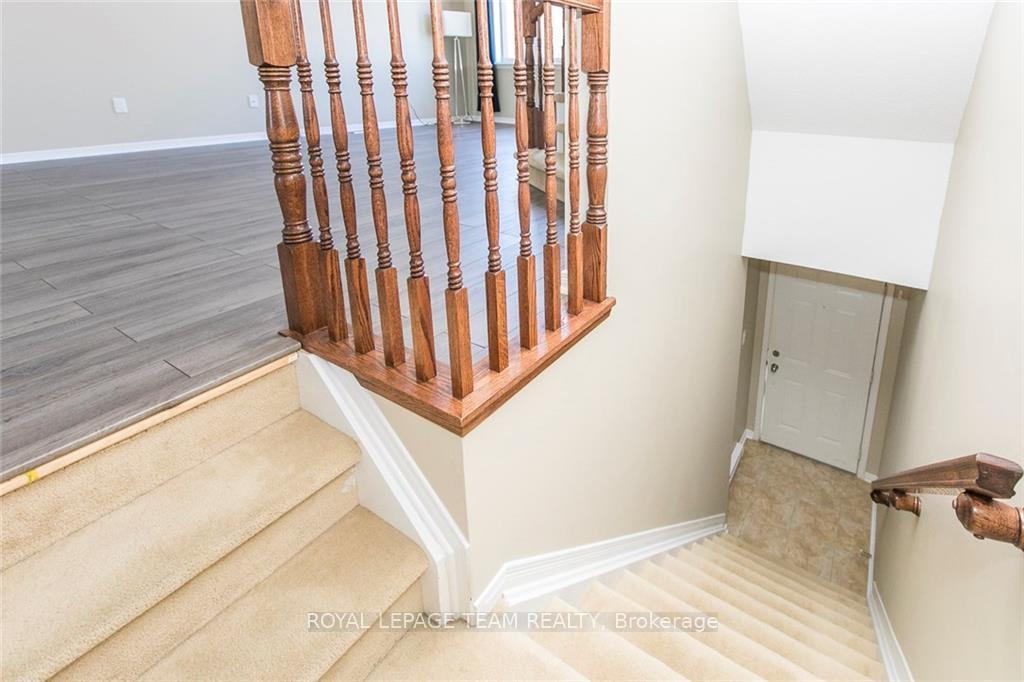Photo 4 of 603 Reardon Private, Ottawa, Heron Gate/Industrial Park — HOMEH