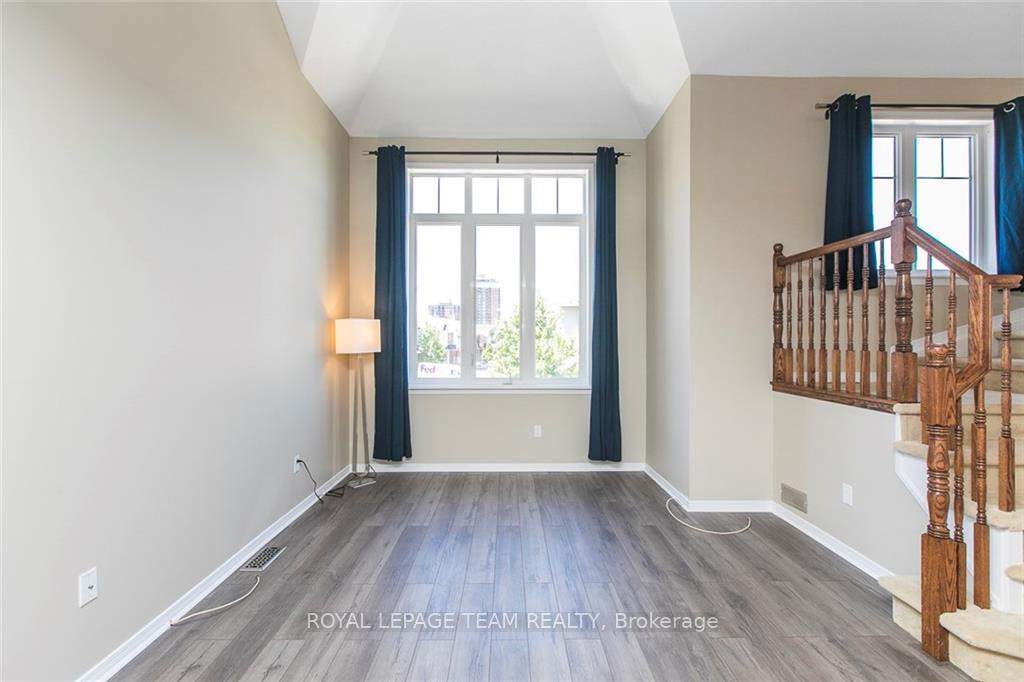 Photo 6 of 603 Reardon Private, Ottawa, Heron Gate/Industrial Park — HOMEH