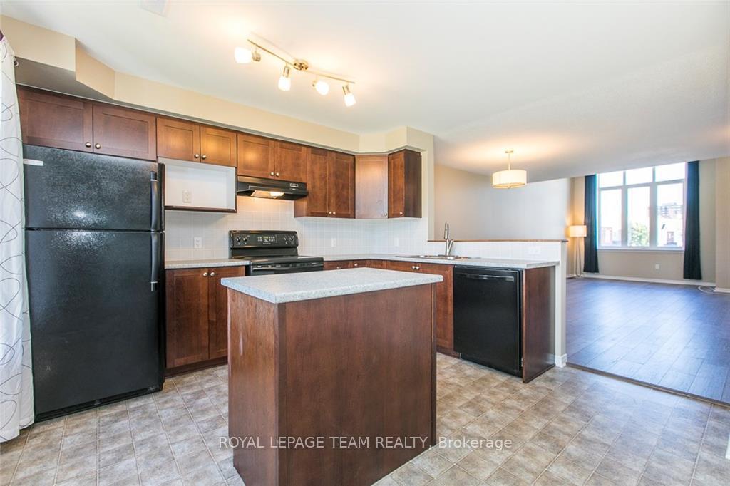 Photo 8 of 603 Reardon Private, Ottawa, Heron Gate/Industrial Park — HOMEH