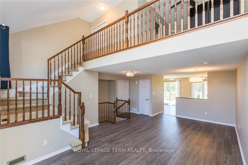 Photo 13 of 603 Reardon Private, Ottawa, Heron Gate/Industrial Park — HOMEH