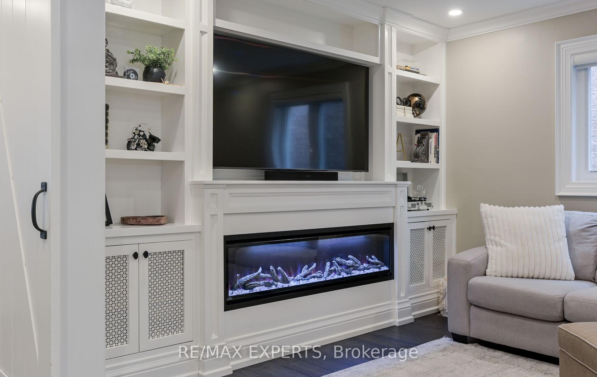 Photo 6 of Unit Main, 33 Emily Carr Crescent, Caledon, Bolton West — HOMEH