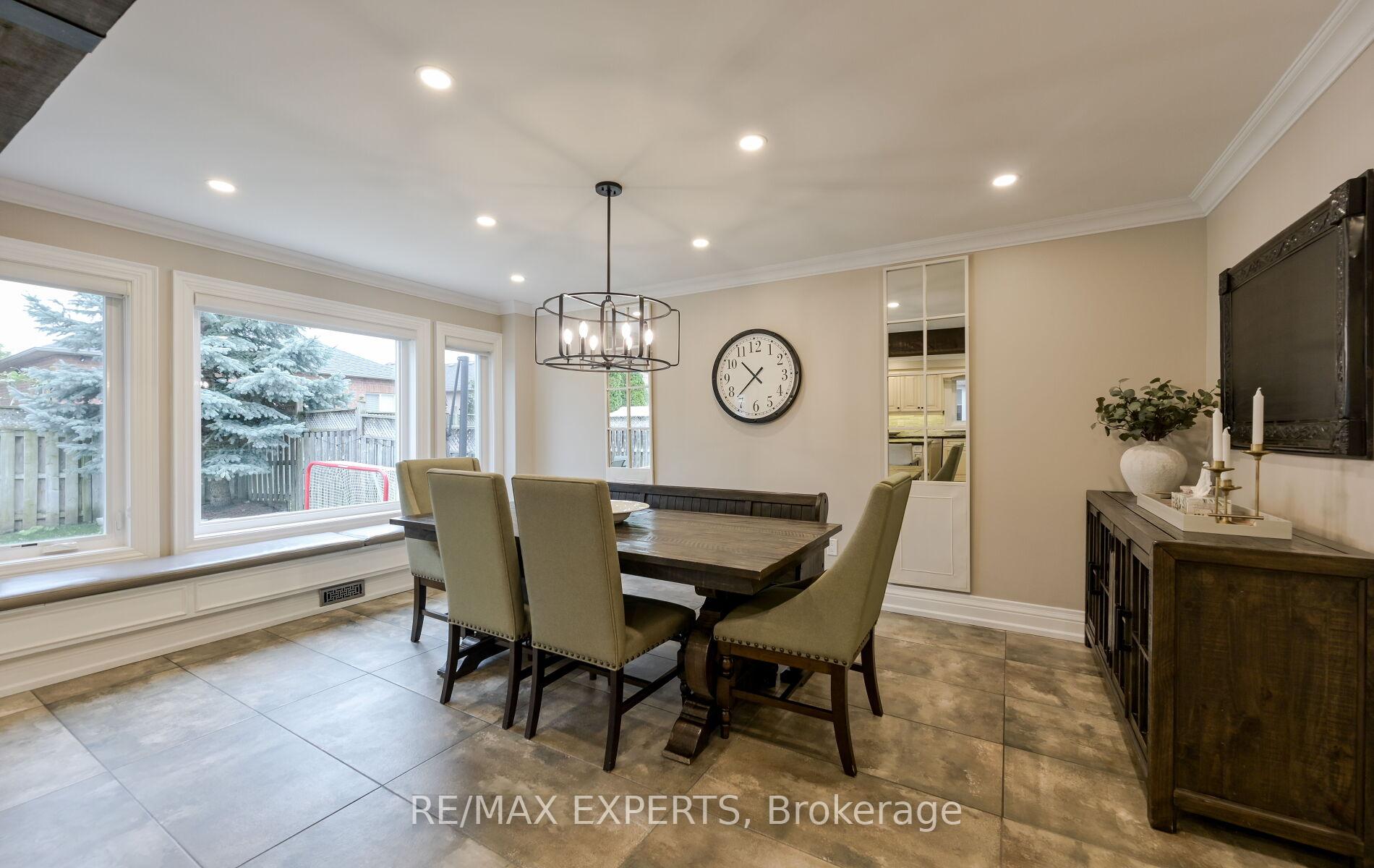 Photo 8 of Unit Main, 33 Emily Carr Crescent, Caledon, Bolton West — HOMEH