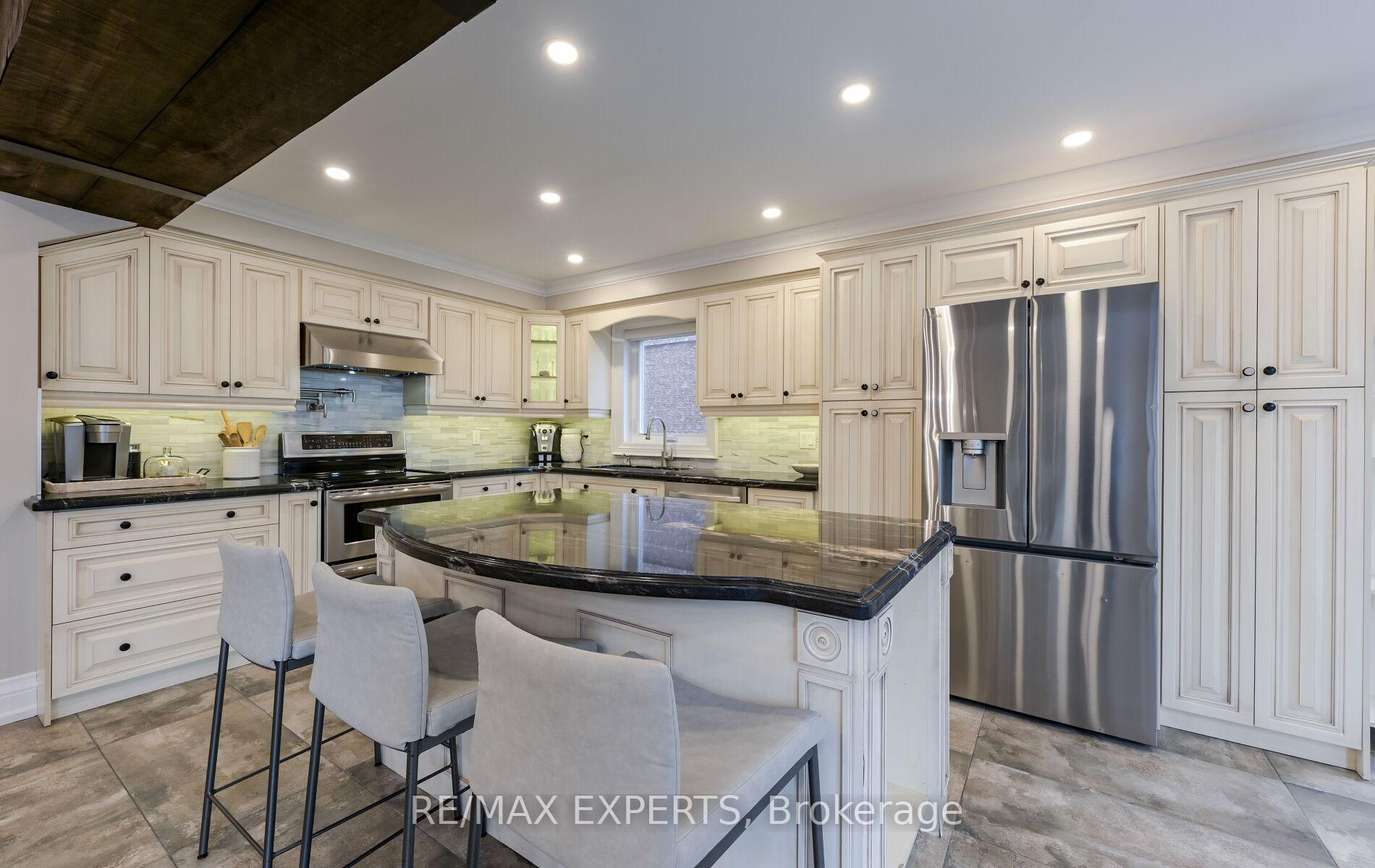 Photo 17 of Unit Main, 33 Emily Carr Crescent, Caledon, Bolton West — HOMEH