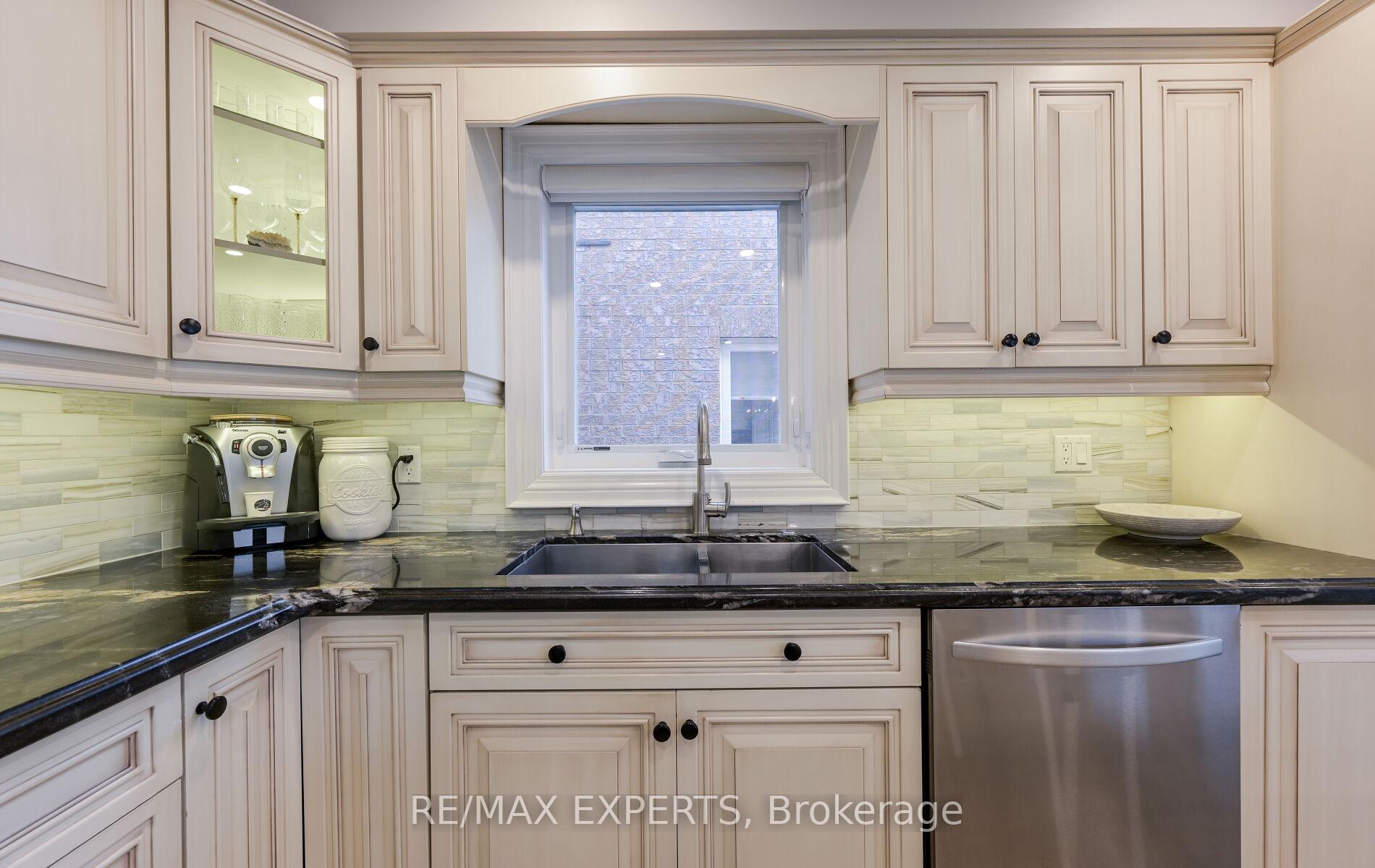 Photo 21 of Unit Main, 33 Emily Carr Crescent, Caledon, Bolton West — HOMEH