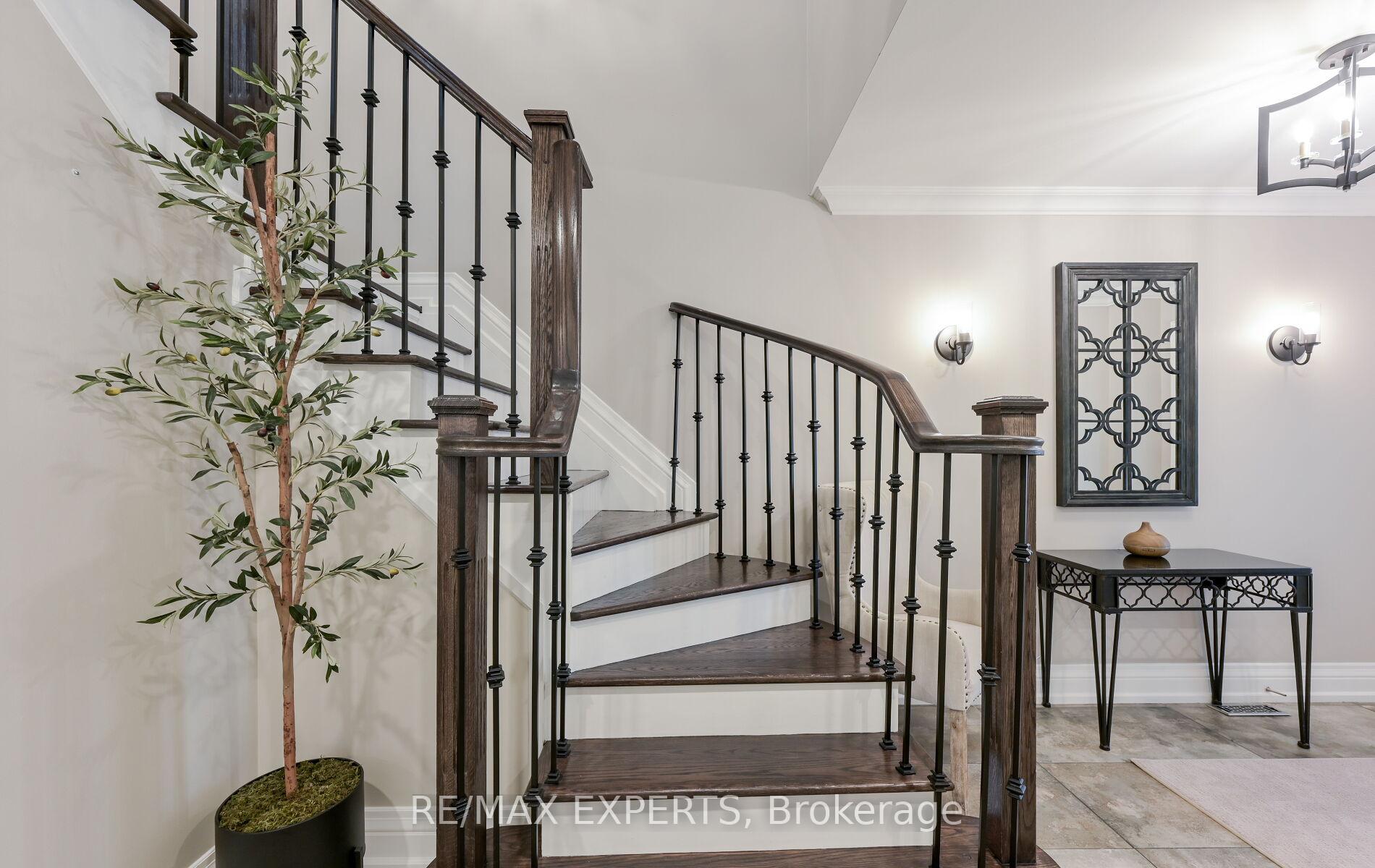 Photo 24 of Unit Main, 33 Emily Carr Crescent, Caledon, Bolton West — HOMEH