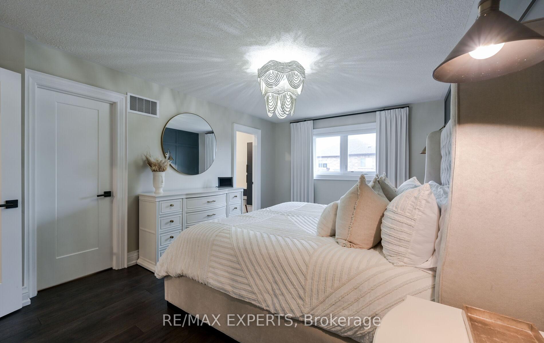 Photo 30 of Unit Main, 33 Emily Carr Crescent, Caledon, Bolton West — HOMEH