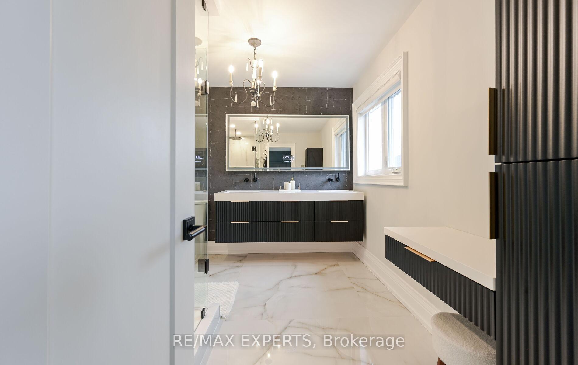 Photo 35 of Unit Main, 33 Emily Carr Crescent, Caledon, Bolton West — HOMEH