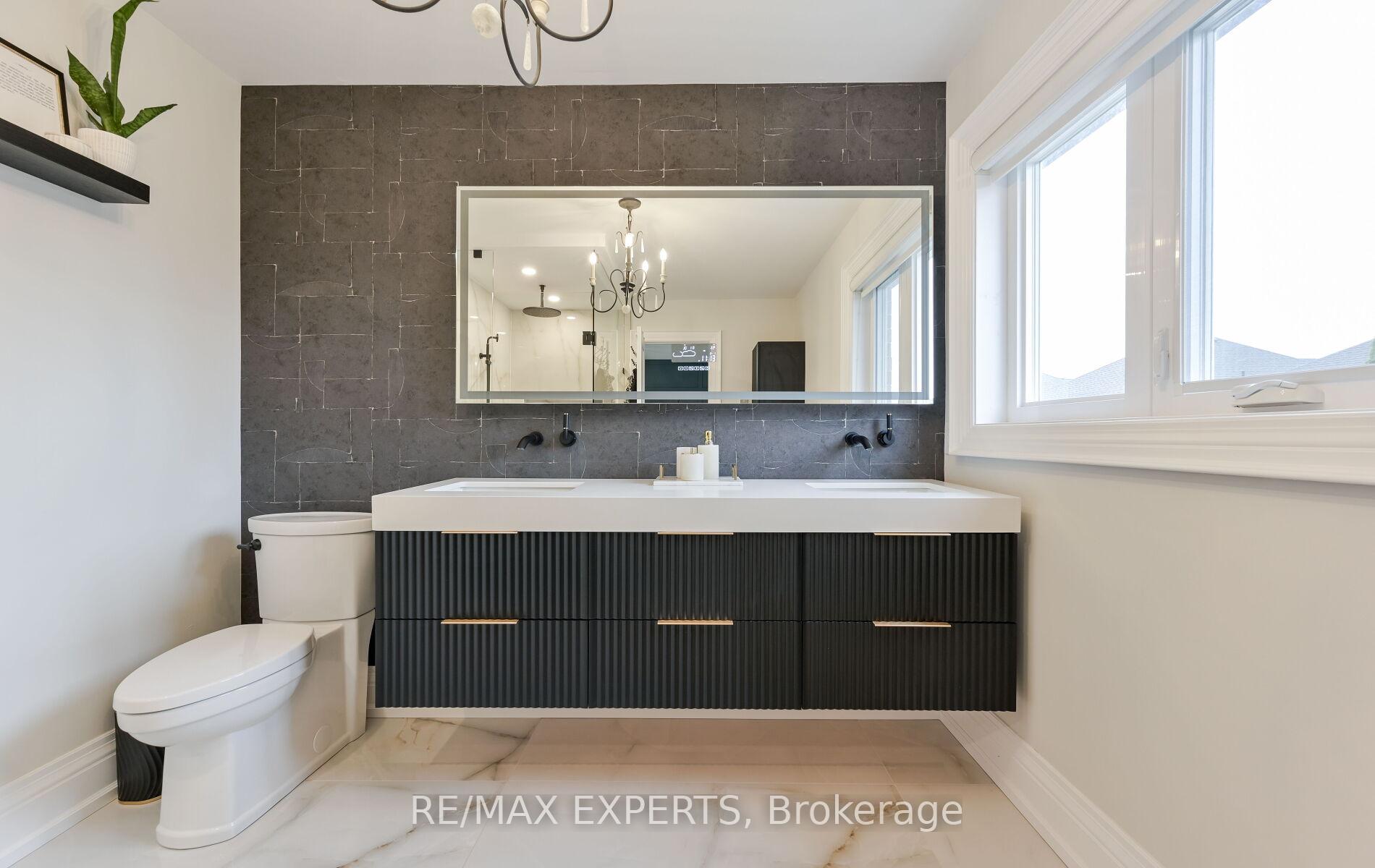 Photo 36 of Unit Main, 33 Emily Carr Crescent, Caledon, Bolton West — HOMEH