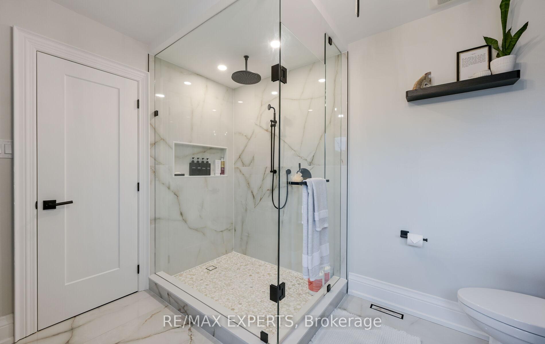Photo 40 of Unit Main, 33 Emily Carr Crescent, Caledon, Bolton West — HOMEH
