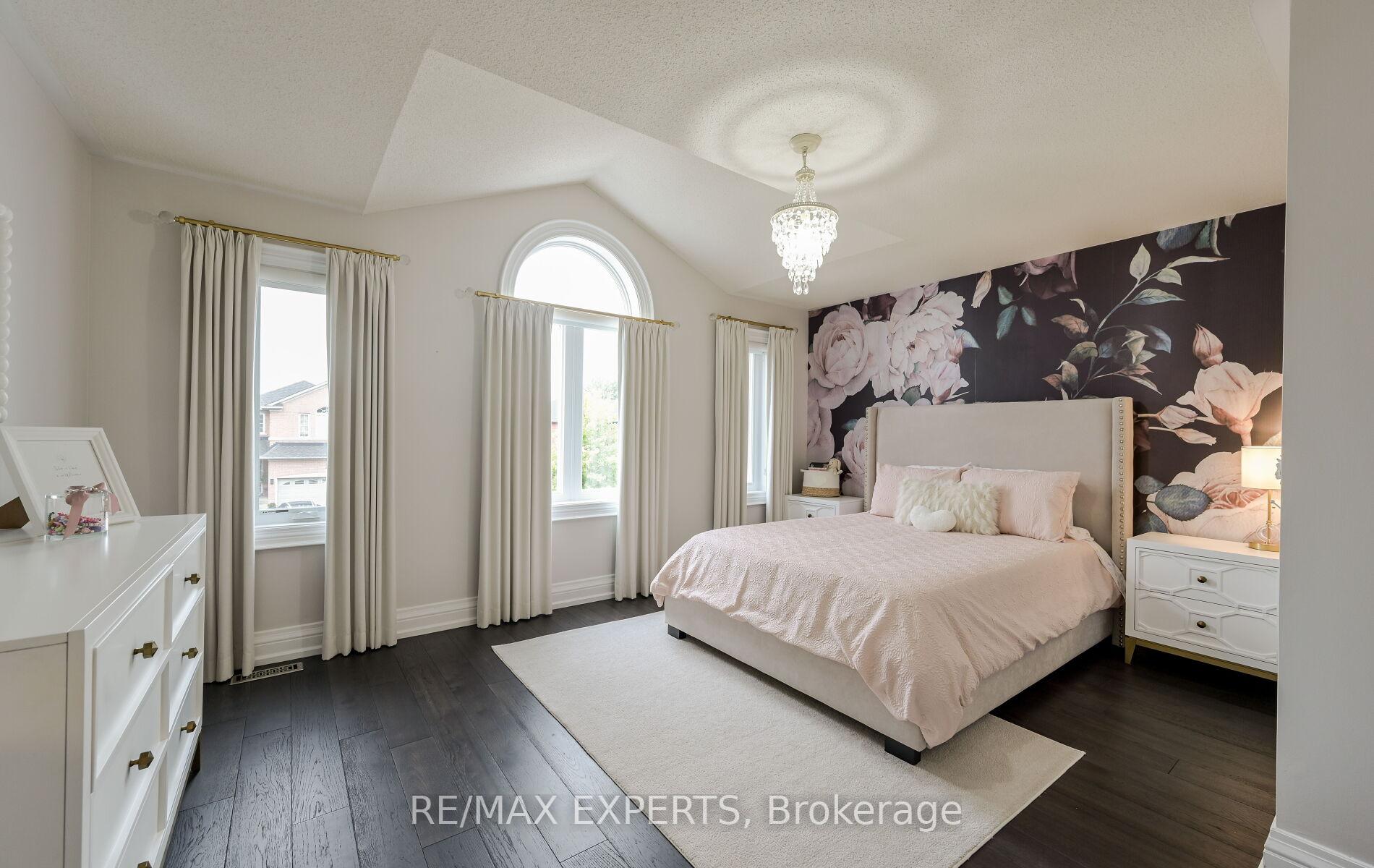 Photo 44 of Unit Main, 33 Emily Carr Crescent, Caledon, Bolton West — HOMEH