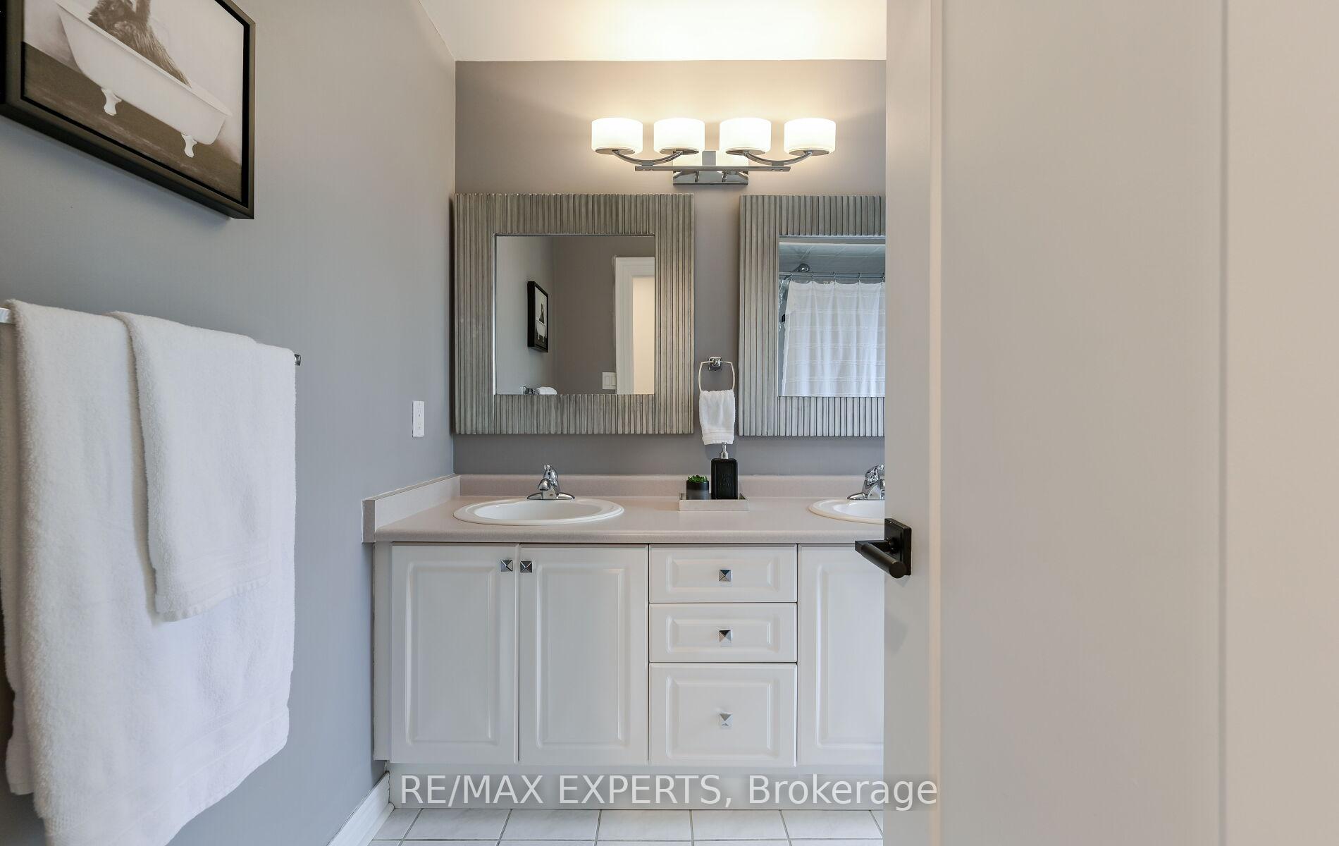 Photo 46 of Unit Main, 33 Emily Carr Crescent, Caledon, Bolton West — HOMEH
