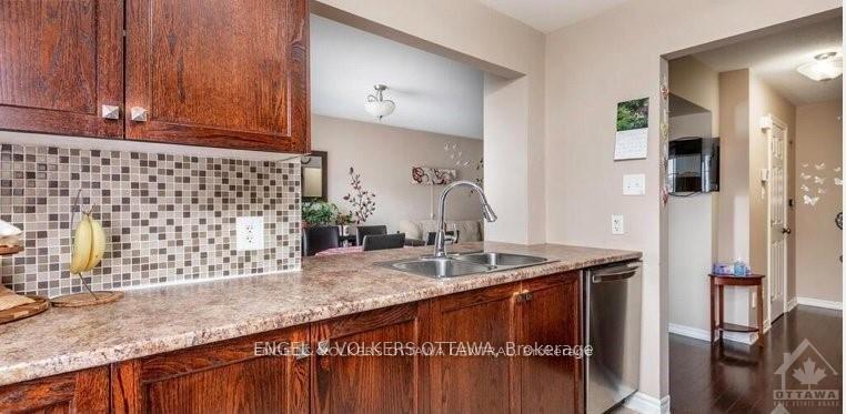 Photo 3 of 1566 Haydon Circle, Ottawa, Barrhaven - Heritage Park — HOMEH