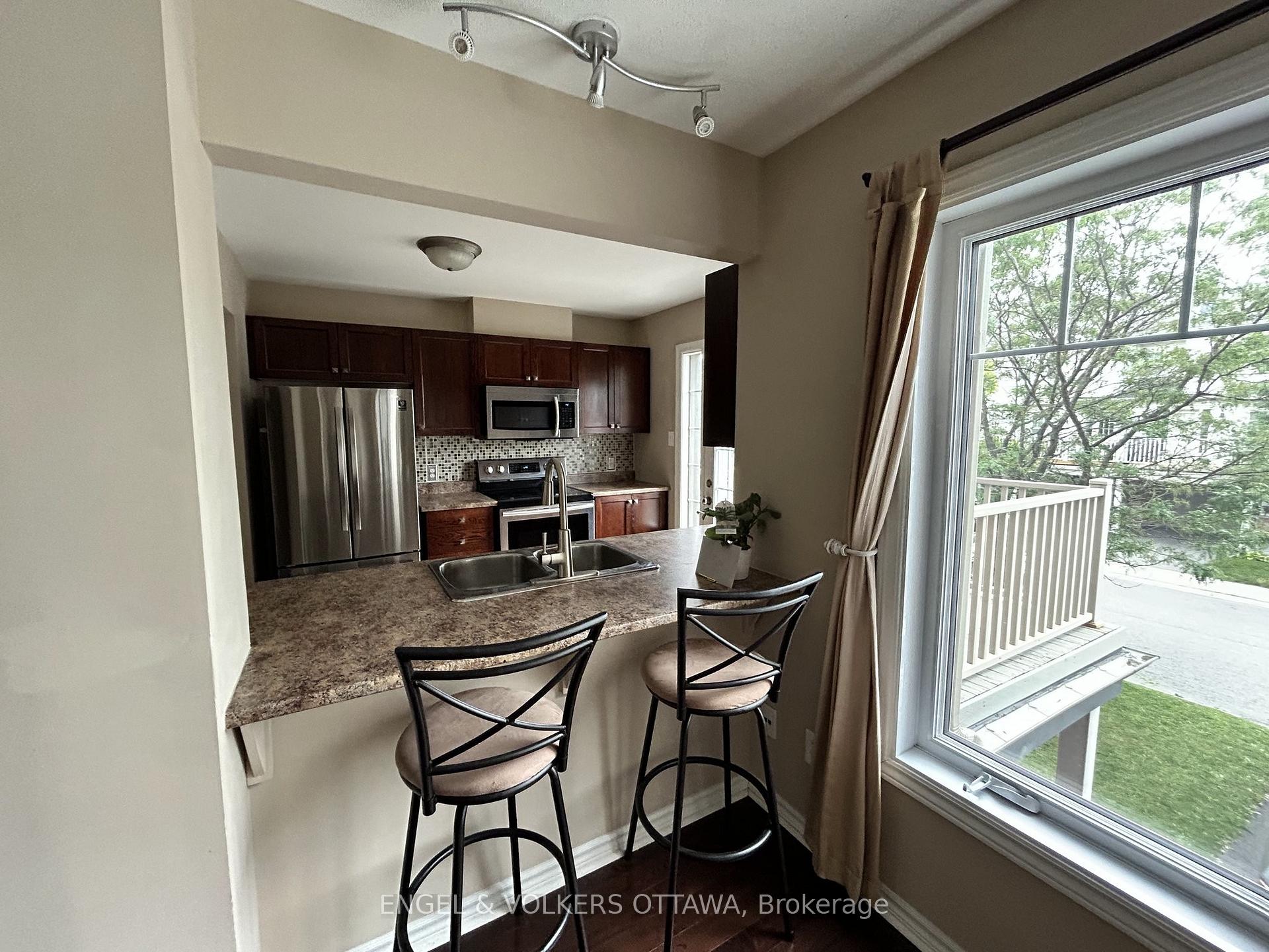 Photo 8 of 1566 Haydon Circle, Ottawa, Barrhaven - Heritage Park — HOMEH