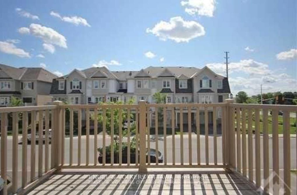 Photo 10 of 1566 Haydon Circle, Ottawa, Barrhaven - Heritage Park — HOMEH