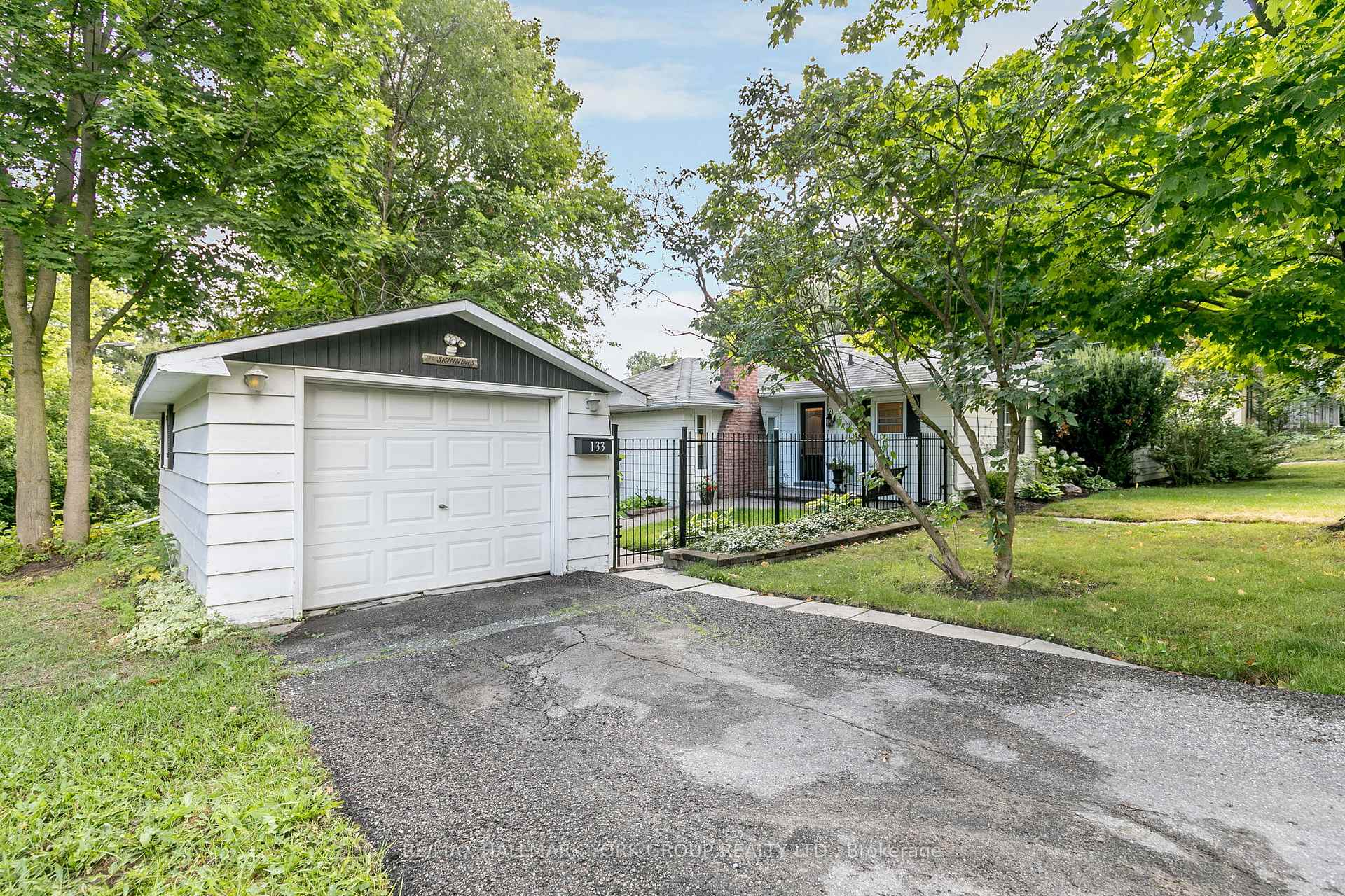 Photo 2 of 133 Gurnett Street, Aurora, Aurora Village — HOMEH