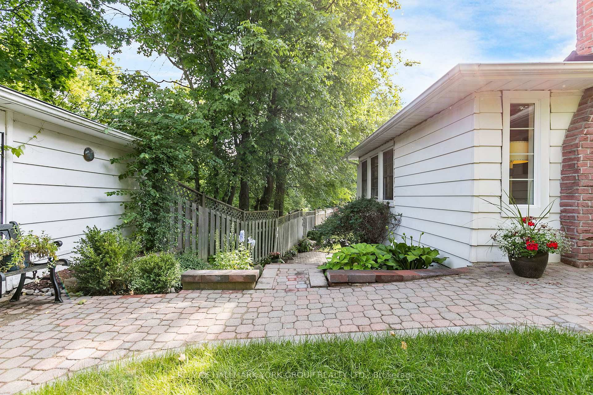 Photo 4 of 133 Gurnett Street, Aurora, Aurora Village — HOMEH